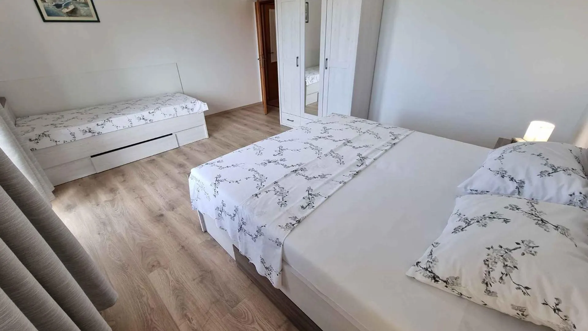 Apartment In Dramalj 33974