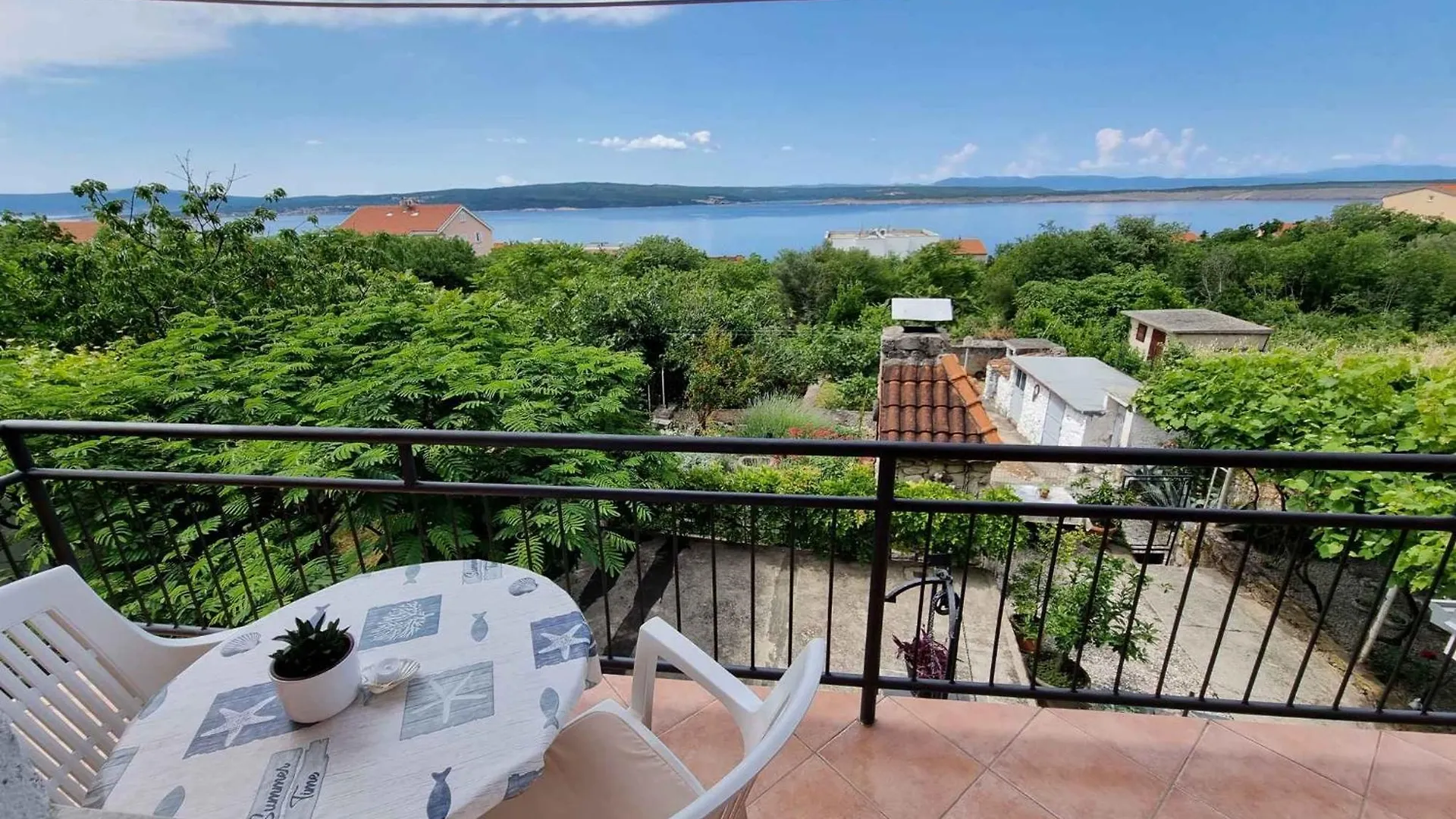 Apartment In Dramalj 33974